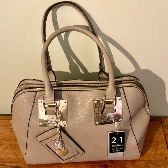 Andrew Marc Handbags - 🌟HP🌟Marc New York Andrew Marc Beige Satchel